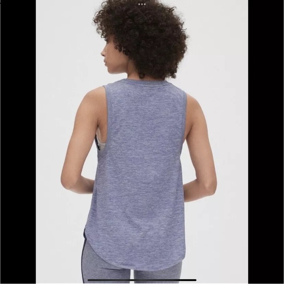GapFit Brushed Tech Jersey Knot-Hem Tank Top Purple Small athletic gopcore lilac - Picture 2 of 12